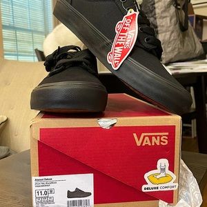 New with tags and box mens Atwood Vans size 11